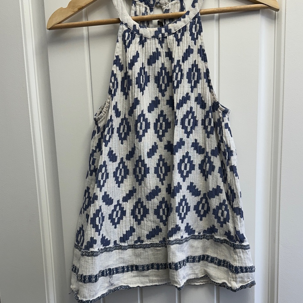 Blue and White Patterned Sleeveless Top